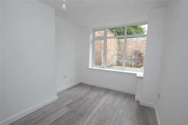 Maisonette For Rent in Luton, England