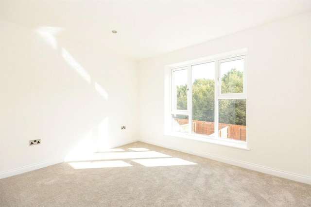 House For Rent in Chesterfield, England