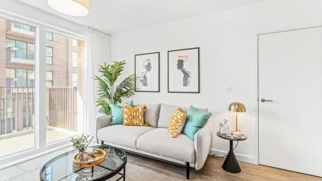 Flat For Sale in Reading, England