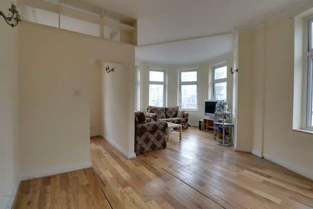 Apartment For Rent in City of Westminster, England