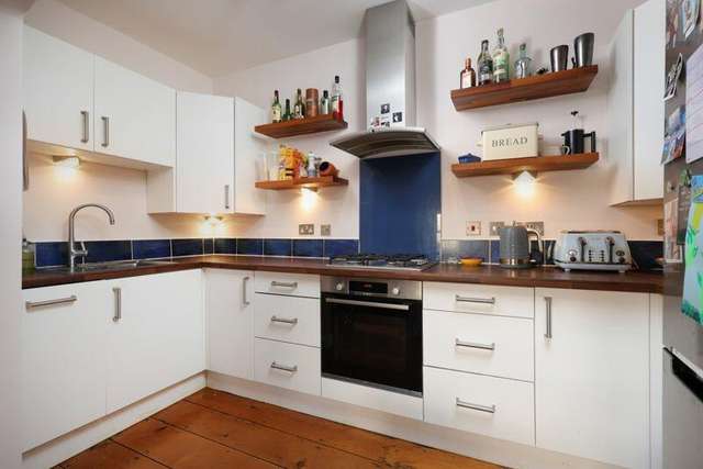 Maisonette For Sale in South Oxfordshire, England