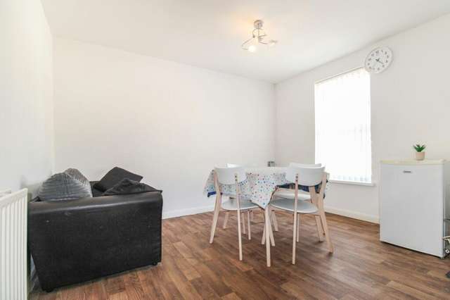 Maisonette For Rent in Bedford, England