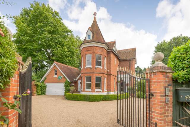 House For Sale in Bray, England