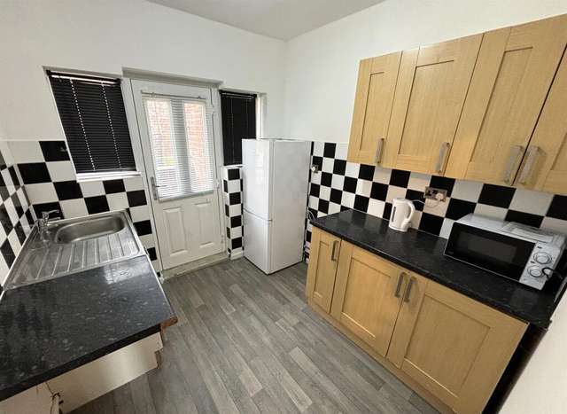 Flat For Sale in Hull, England