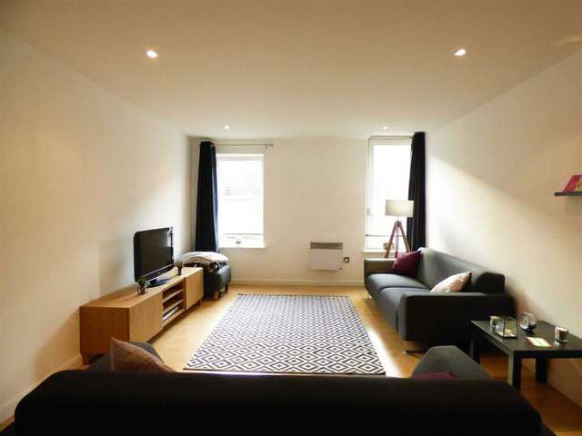 Flat For Rent in Hull, England
