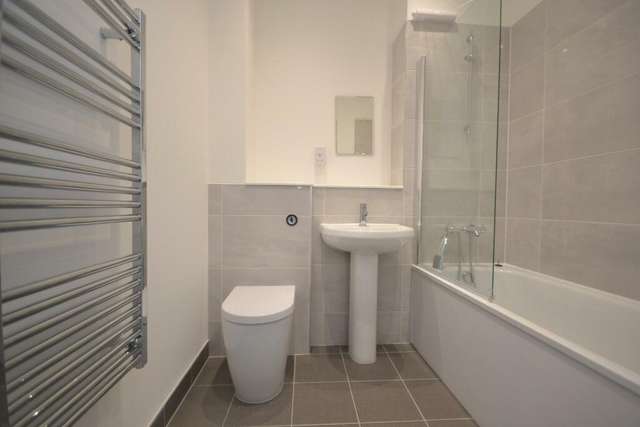 Apartment For Rent in Reading, England