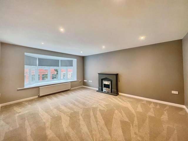 Apartment For Rent in Wilmslow, England