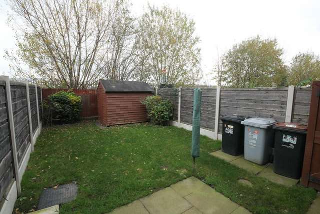 Mews For Rent in Crewe, England