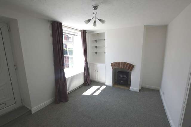 House For Rent in Chesterfield, England