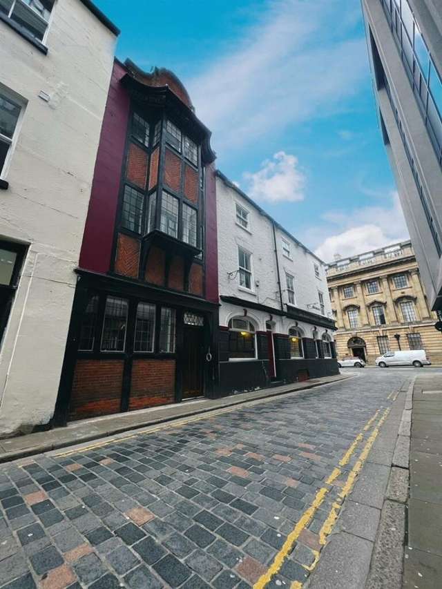 Apartment For Rent in Hull, England