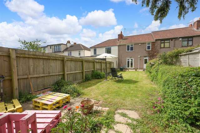 House For Sale in Bristol, England