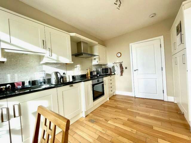 Apartment For Sale in Derbyshire Dales, England