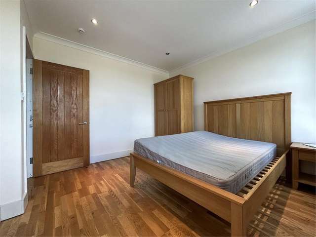 Apartment For Rent in Reading, England