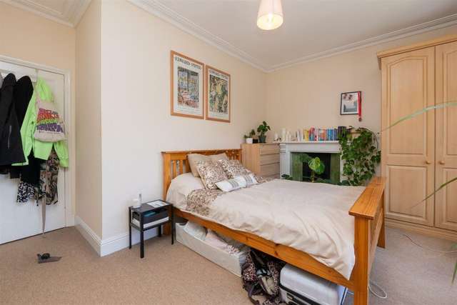 Flat For Sale in Bristol, England