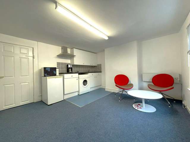 Maisonette For Rent in Bedford, England