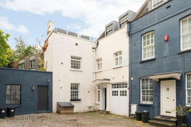 Mews For Sale in London, England