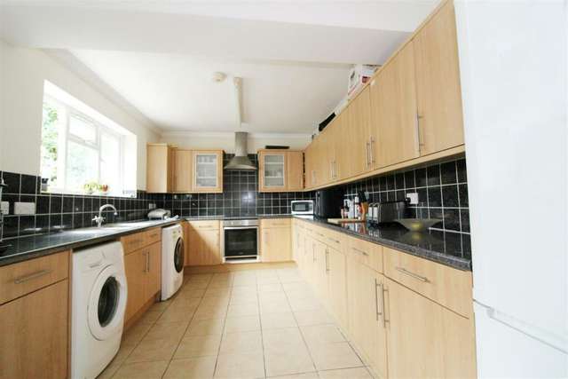 House For Rent in Reading, England