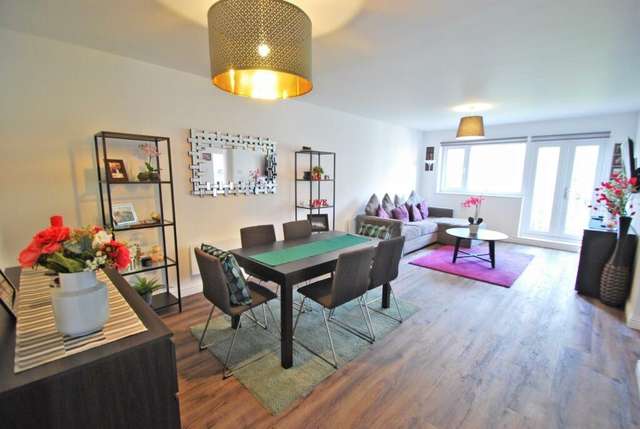 Apartment For Rent in Stockport, England