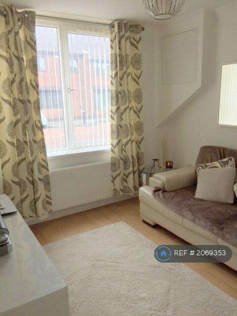 Flat For Rent in Framwellgate Moor, England