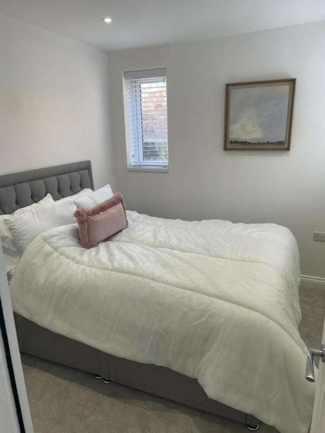 Apartment For Rent in Hull, England