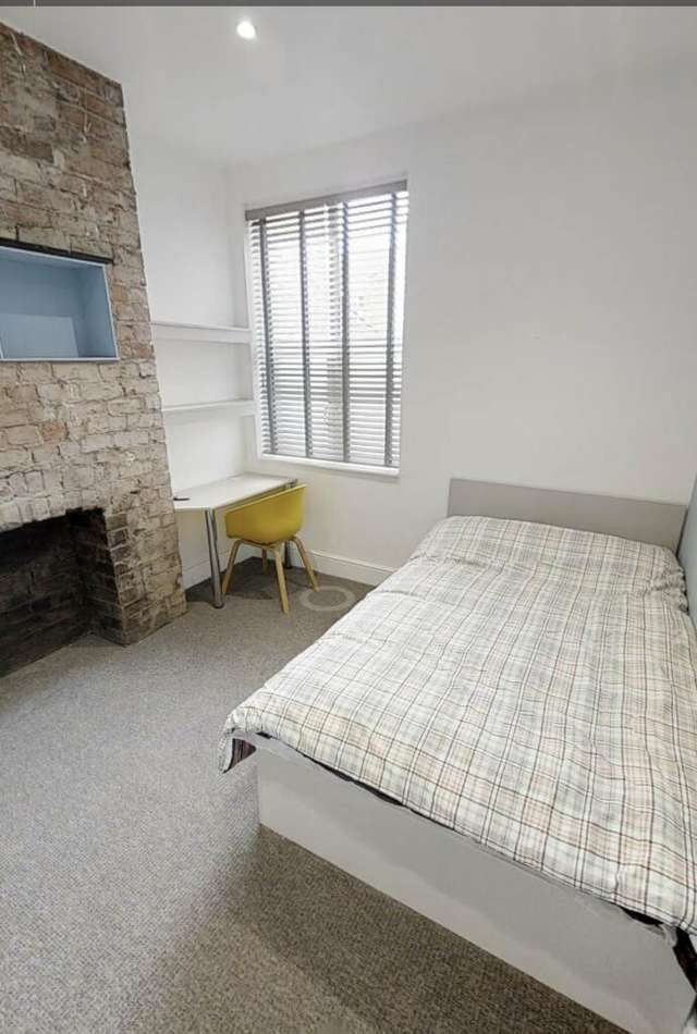 House For Rent in Reading, England