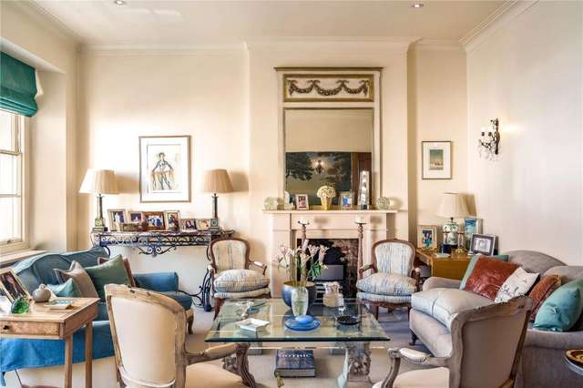 Apartment For Sale in London, England