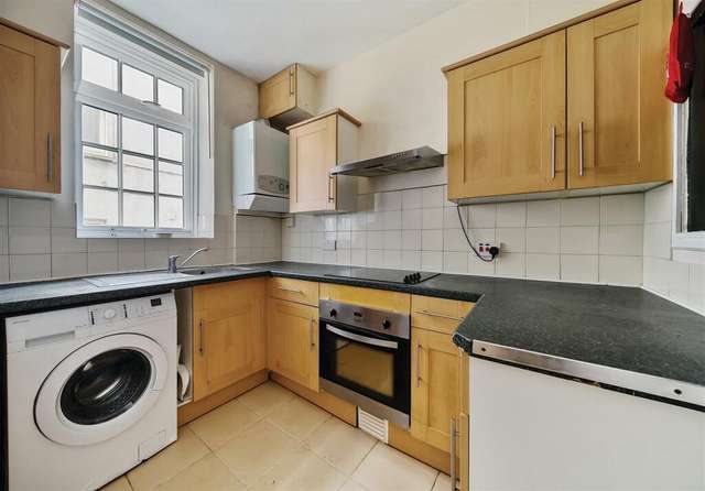 Flat For Sale in Bristol, England