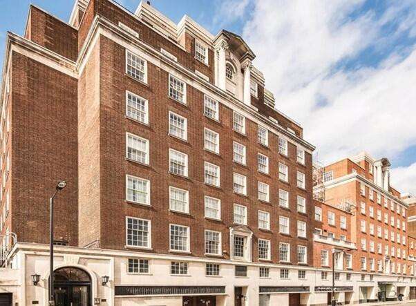 Apartment For Sale in London, England