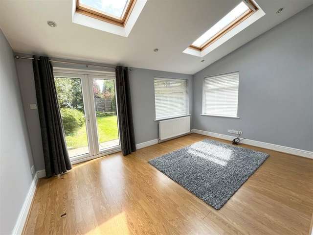 House For Rent in Wilmslow, England