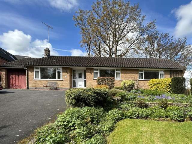 Bungalow For Sale in Amber Valley, England