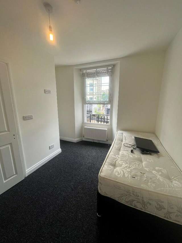 House For Rent in Bristol, England