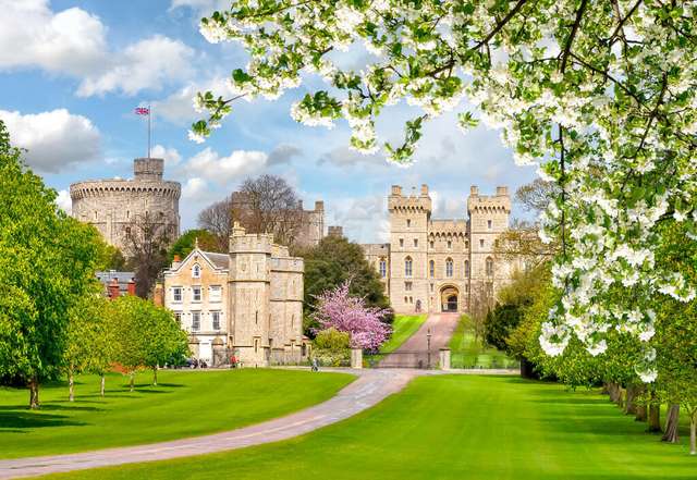 Apartment For Sale in Windsor, England