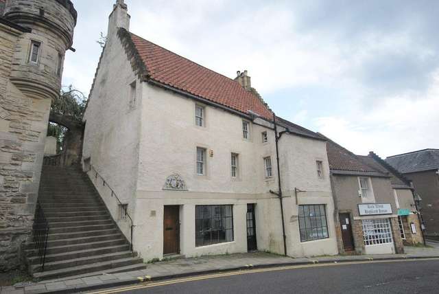 Flat For Sale in Kirkcaldy, Scotland