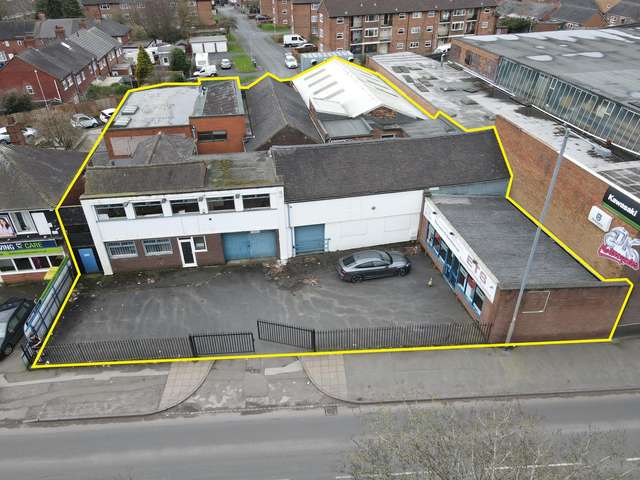 House For Sale in Newcastle-under-Lyme, England