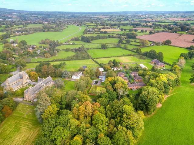 Land For Sale in Malvern Hills, England
