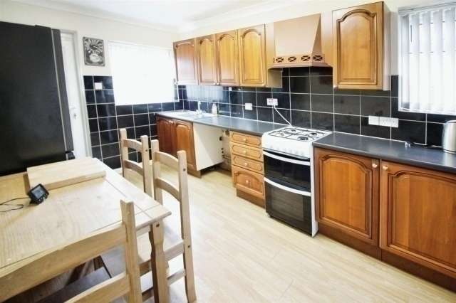3 Bedroom Town House for Sale