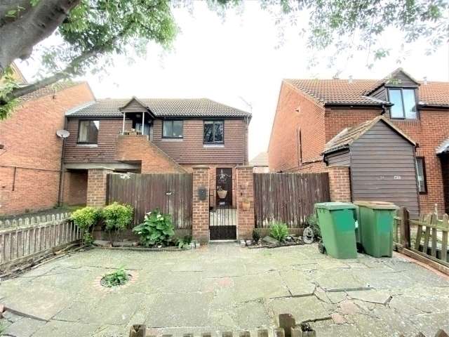 1 Bedroom Semi-Detached House for Sale