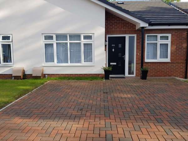 Bungalow For Rent in Coventry, England