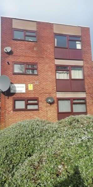 Flat For Rent in Wolverhampton, England