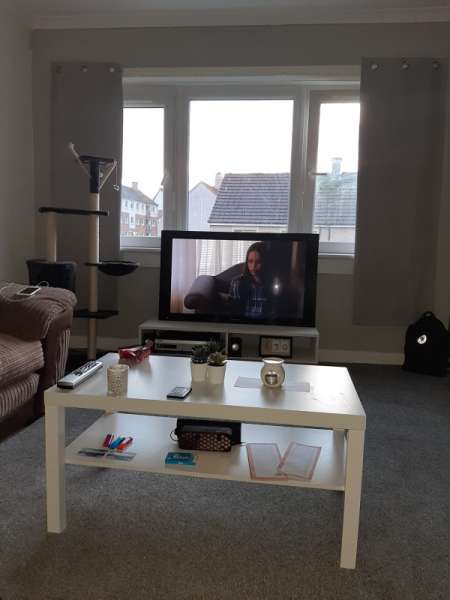 Flat For Rent in Coatbridge, Scotland