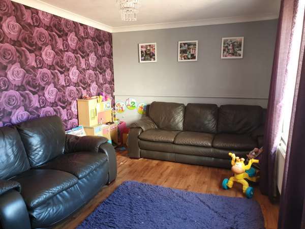 Bungalow For Rent in Rotherham, England