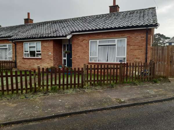 Bungalow For Rent in East Suffolk, England