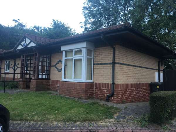 Bungalow For Rent in Sheffield, England