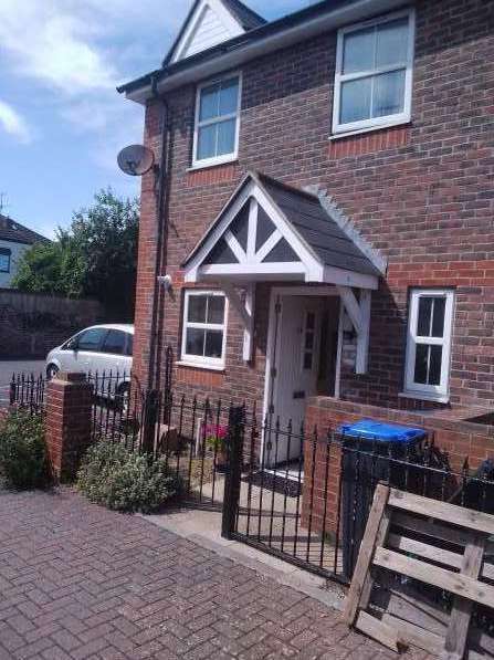 House For Rent in Worthing, England