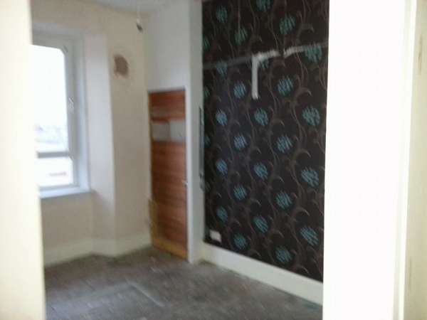 Flat For Rent in Coatbridge, Scotland