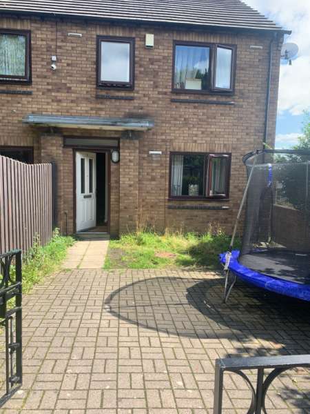 House For Rent in Bradford, England