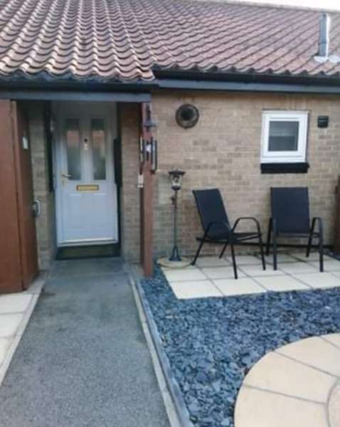 Bungalow For Rent in Leeds, England