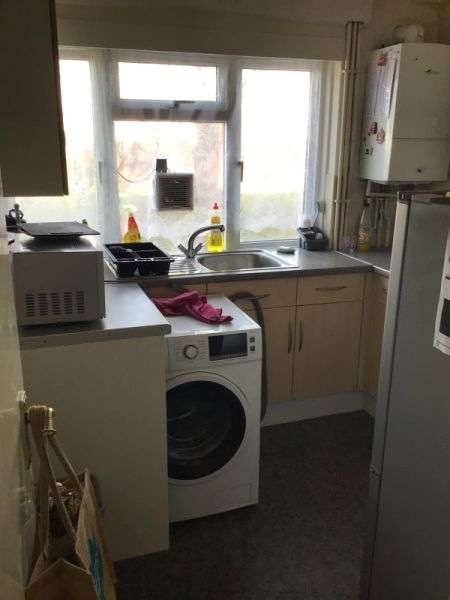 Flat For Rent in Canterbury, England