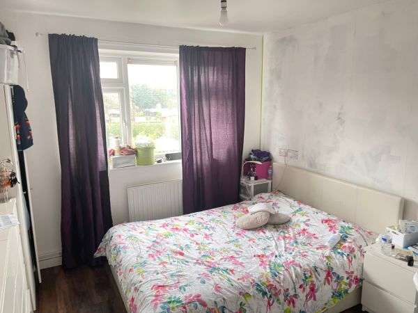 Flat For Rent in Trafford, England