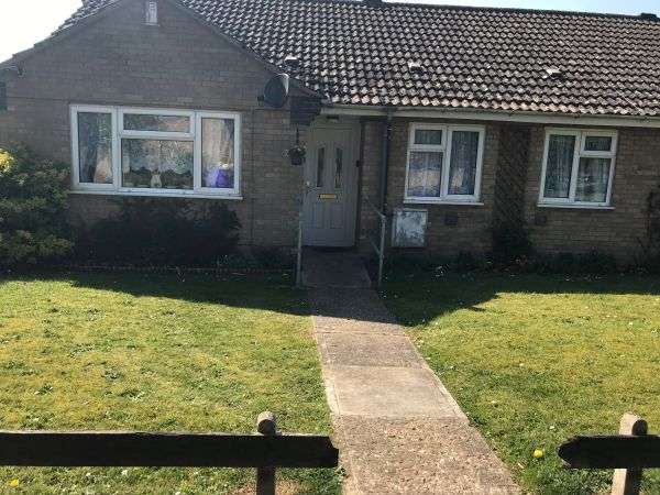 Bungalow For Rent in East Suffolk, England